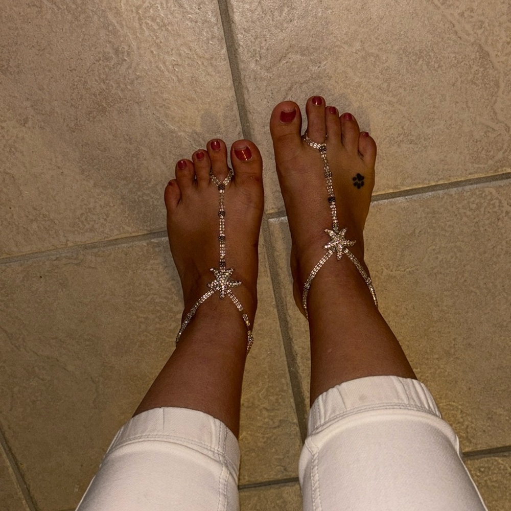 Starfish feet jewelry, perfect for a beach wedding